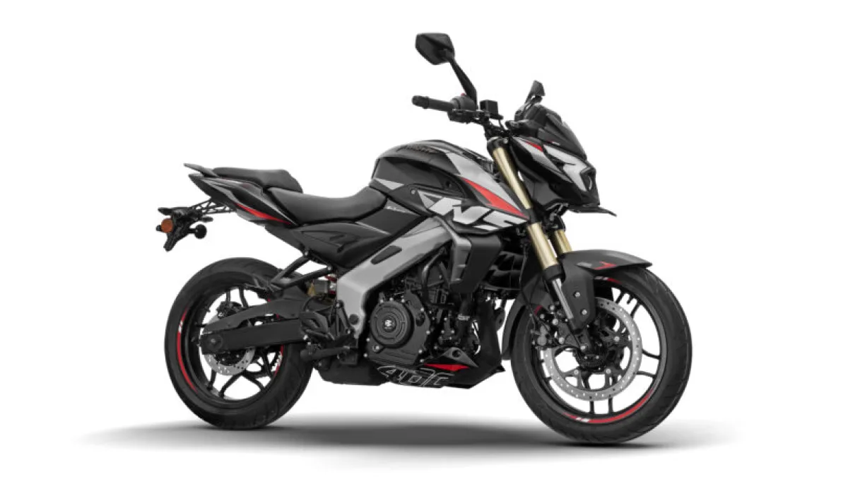 Motorcycle with a 5-inch TFT instrument console