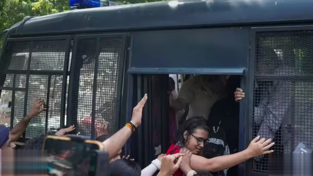 Protesters marching towards Jantar Mantar