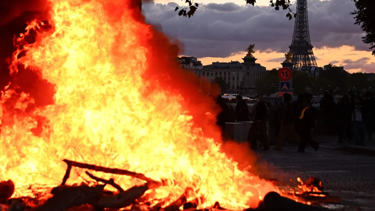 Protesters marching in the streets of Paris