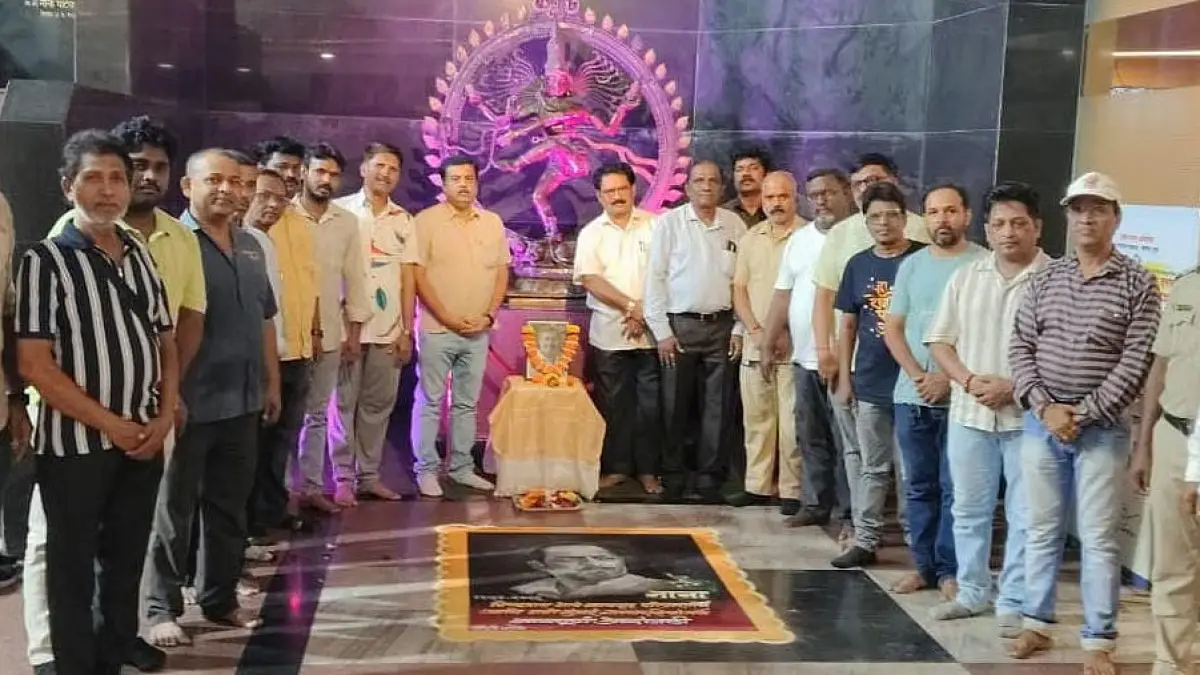 Theatre artists gathered at Vishnudas Bhave Natyagriha
